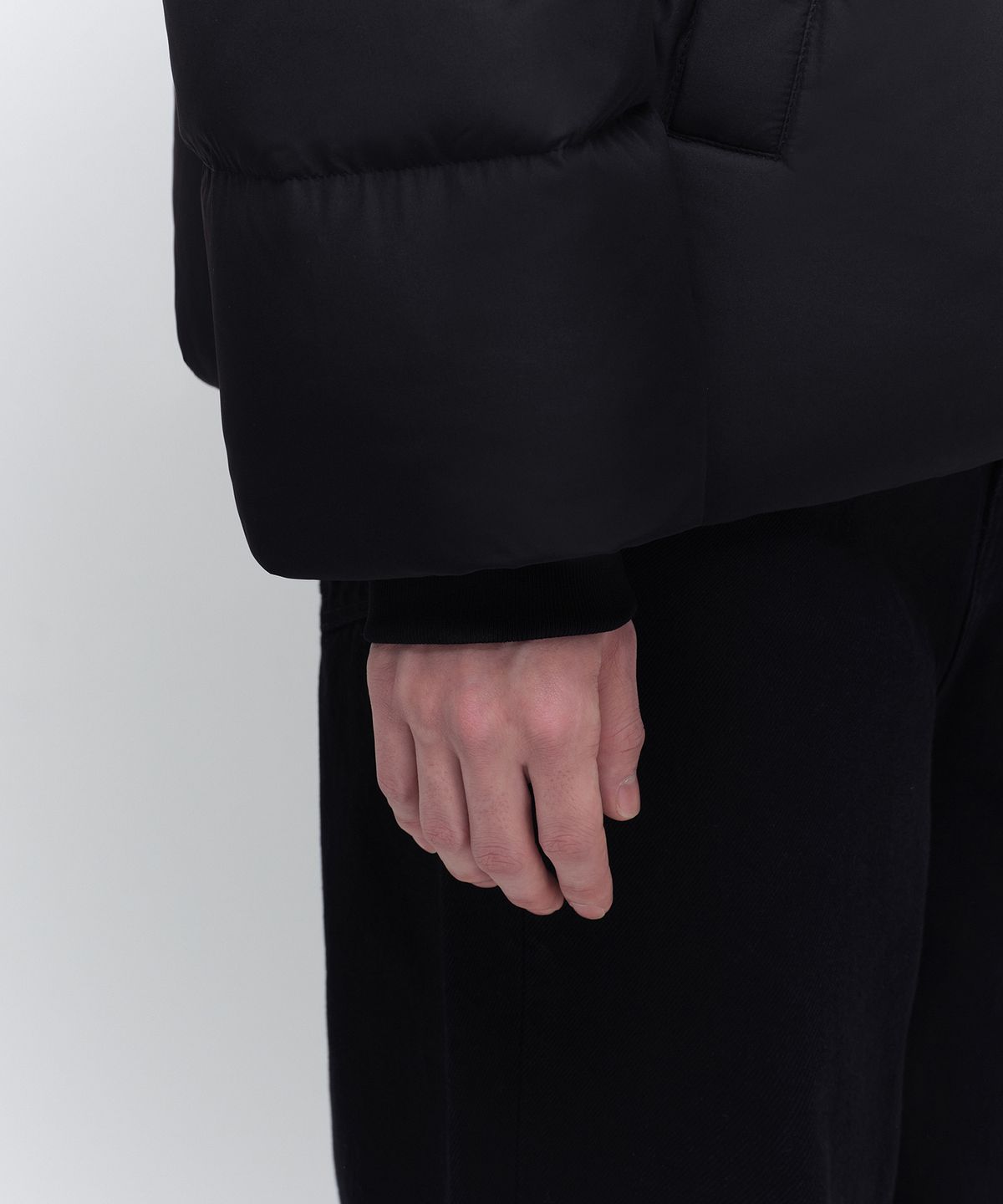 무신사 스탠다드(MUSINSA STANDARD) 다운 푸퍼 숏 패딩 재킷 [블랙]