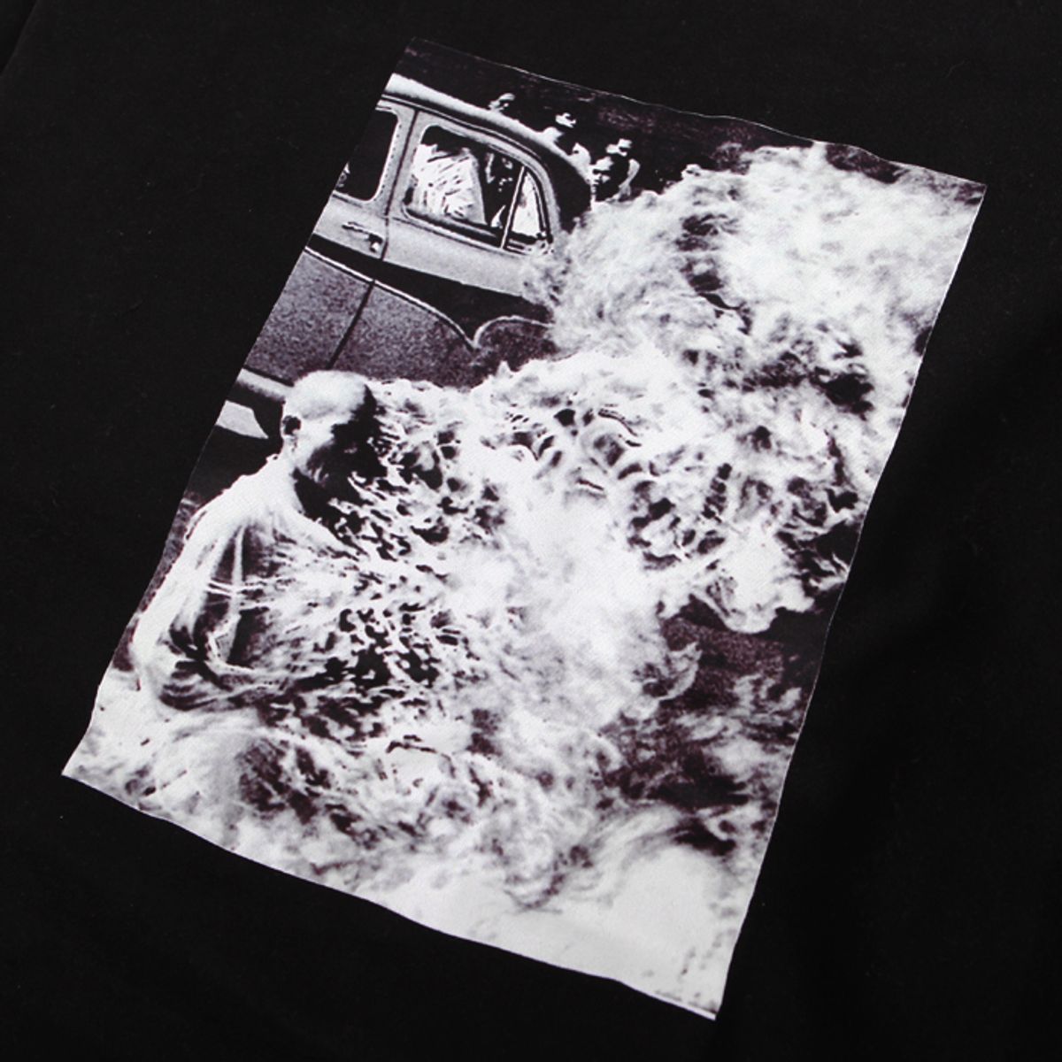 에잇볼륨(EIGHTVOLUME) EV Narvana Napping Crewneck
