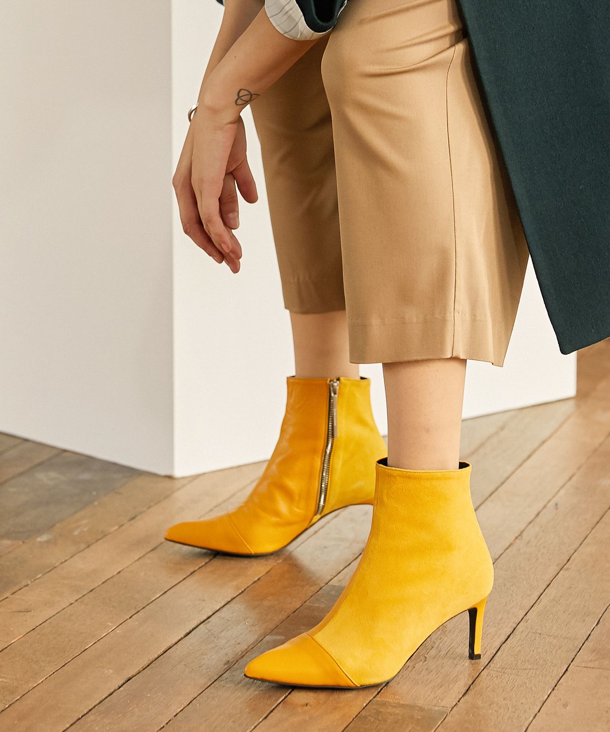 쥬드코넨(JEDE KONNEN) JDB18018_SUEDE MATCH COLOR ANKLE BOOTS_YELLOW