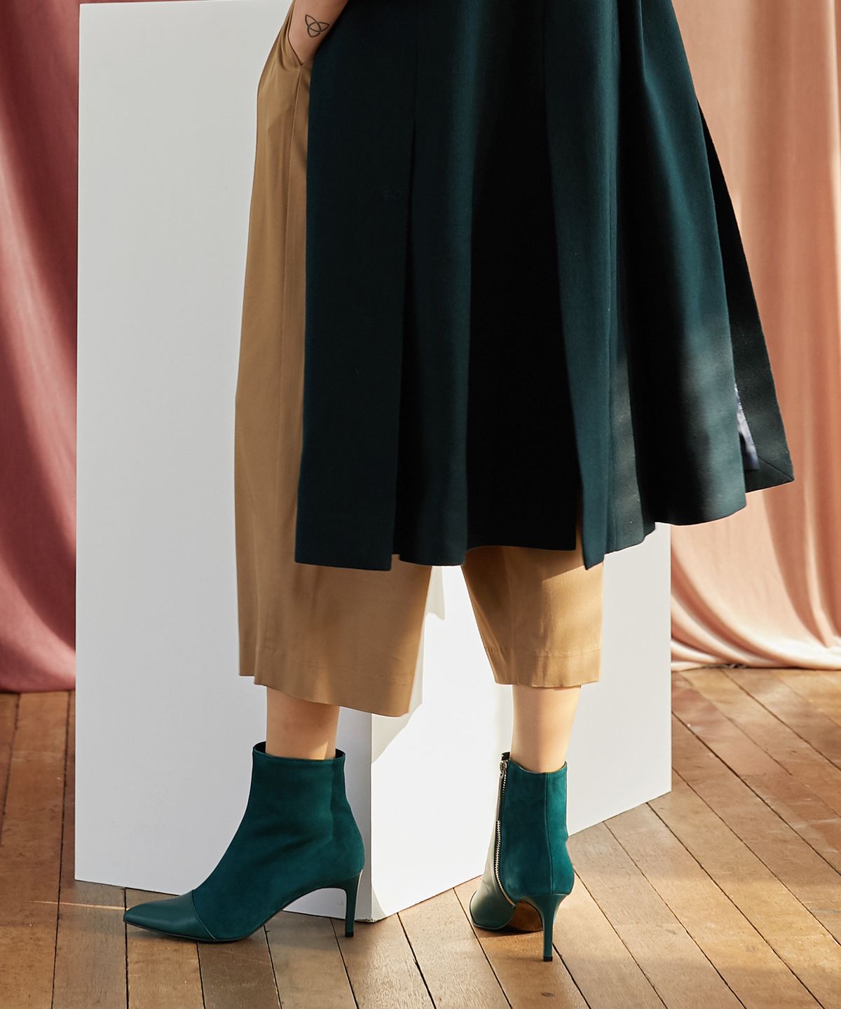 쥬드코넨(JEDE KONNEN) JDB18017_SUEDE MATCH COLOR ANKLE BOOTS_GREEN