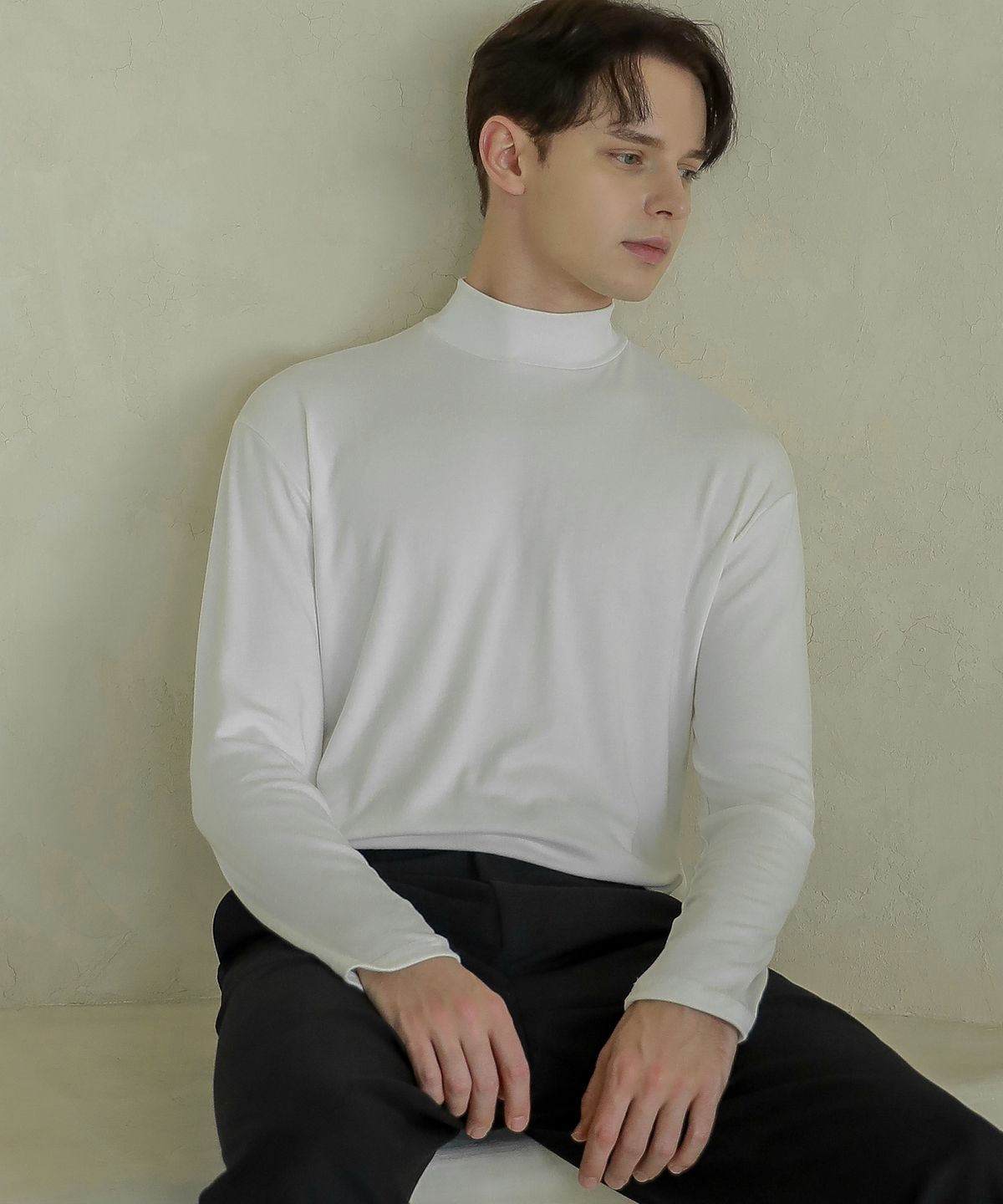 이에스엔(ESN) 하프 폴라 니트 티셔츠 오프화이트