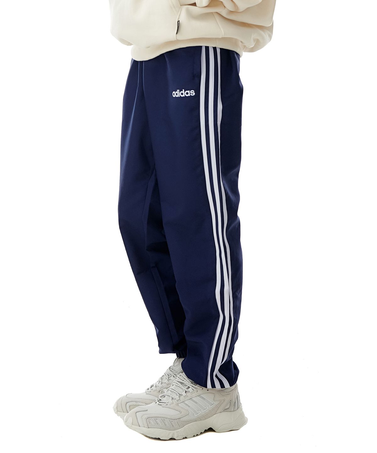 아디다스(ADIDAS) 에센셜 3S 윈드 팬츠 - 네이비:화이트 / DU0453