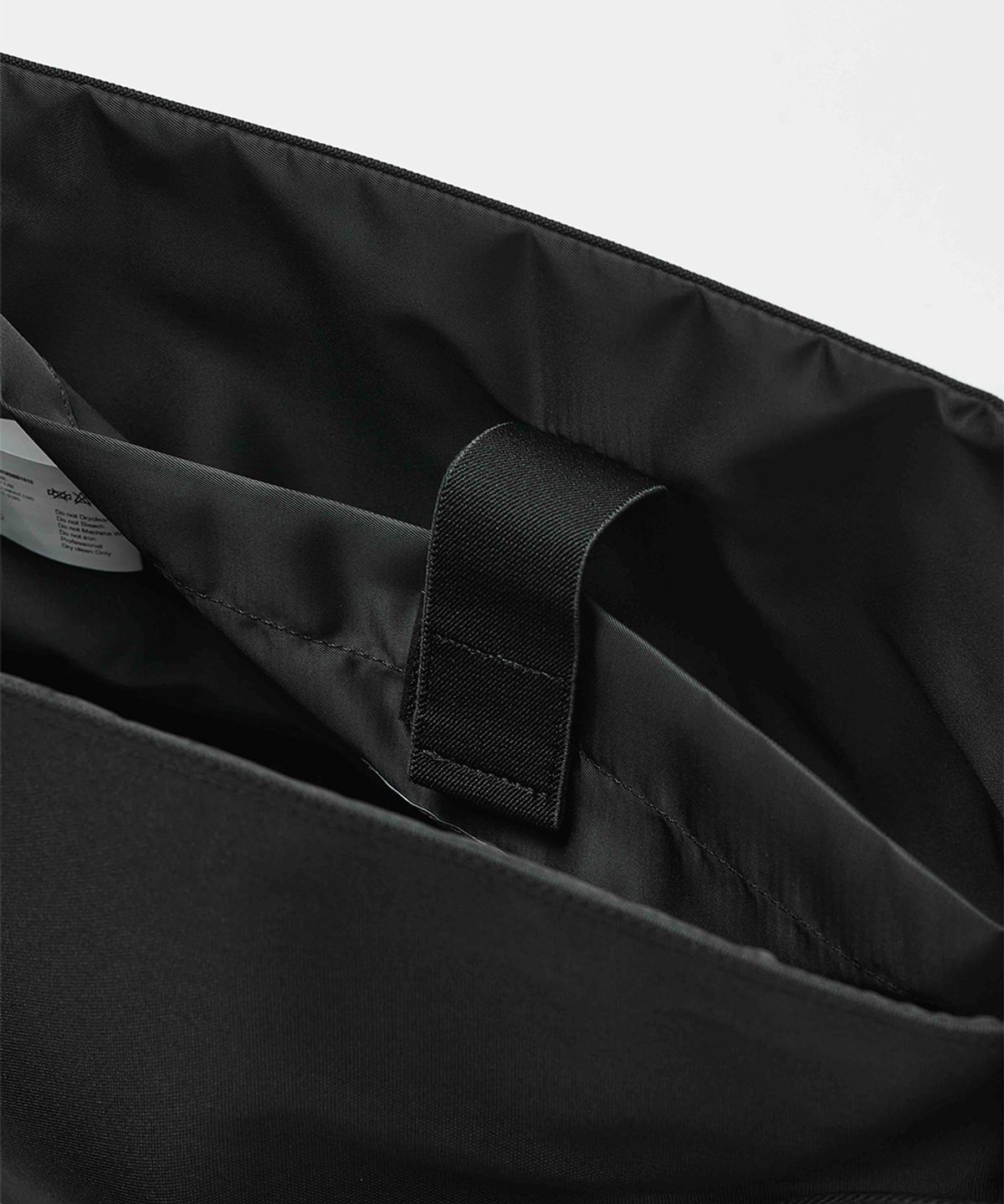 메종미네드(MAISON MINED) TWO BUCKLE MESSENGER BAG
