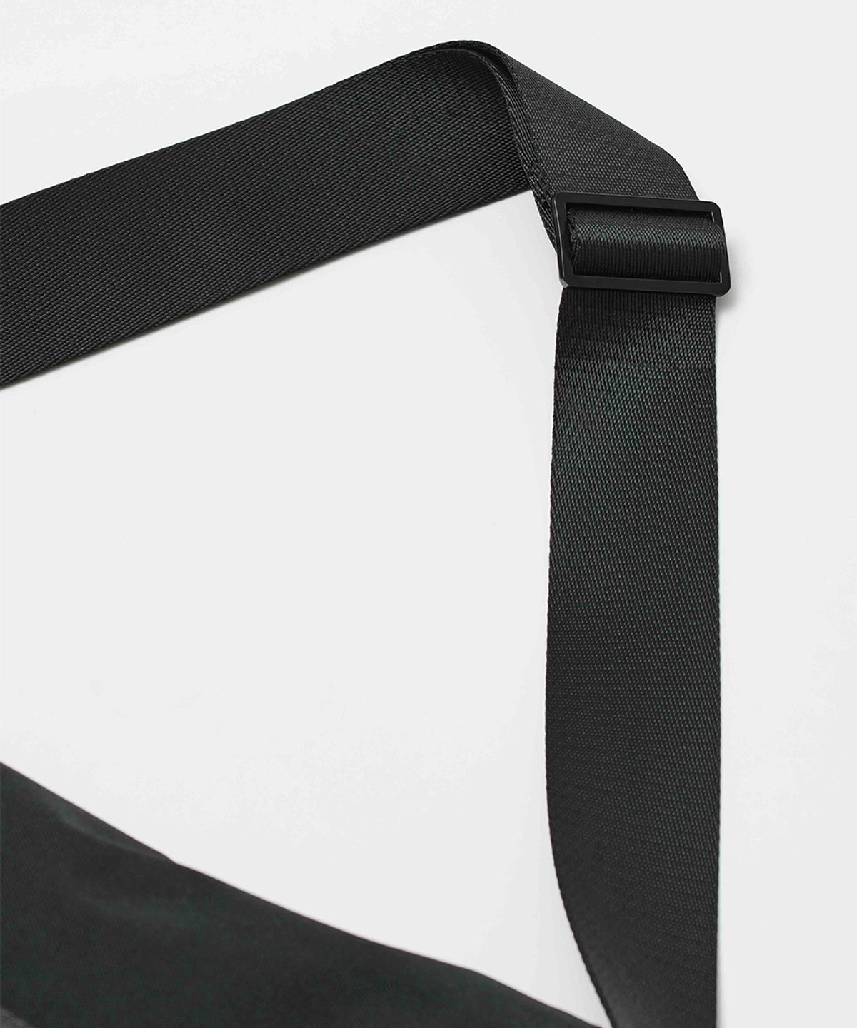 메종미네드(MAISON MINED) TWO BUCKLE MESSENGER BAG