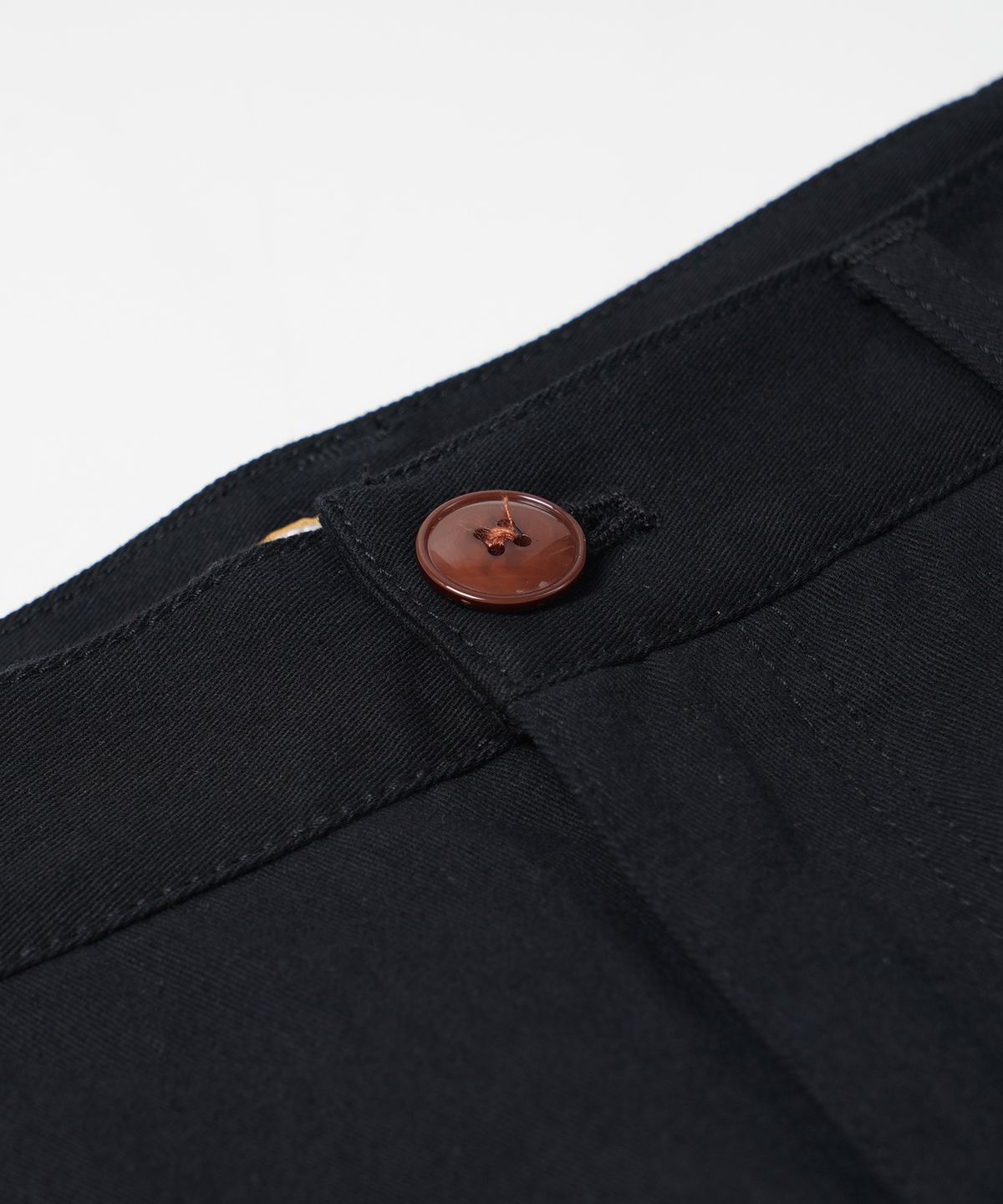 프리즘웍스(FRIZMWORKS) OG HAWORTH ONE TUCK PANTS _ BLACK