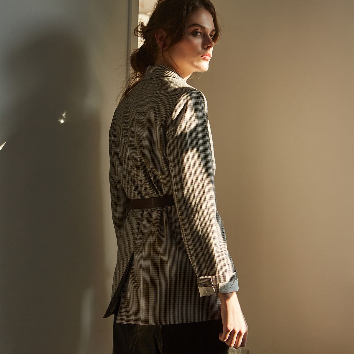 핀블랙(PINBLACK) LEATHER BELTED SET CHECK JACKET BEIGE