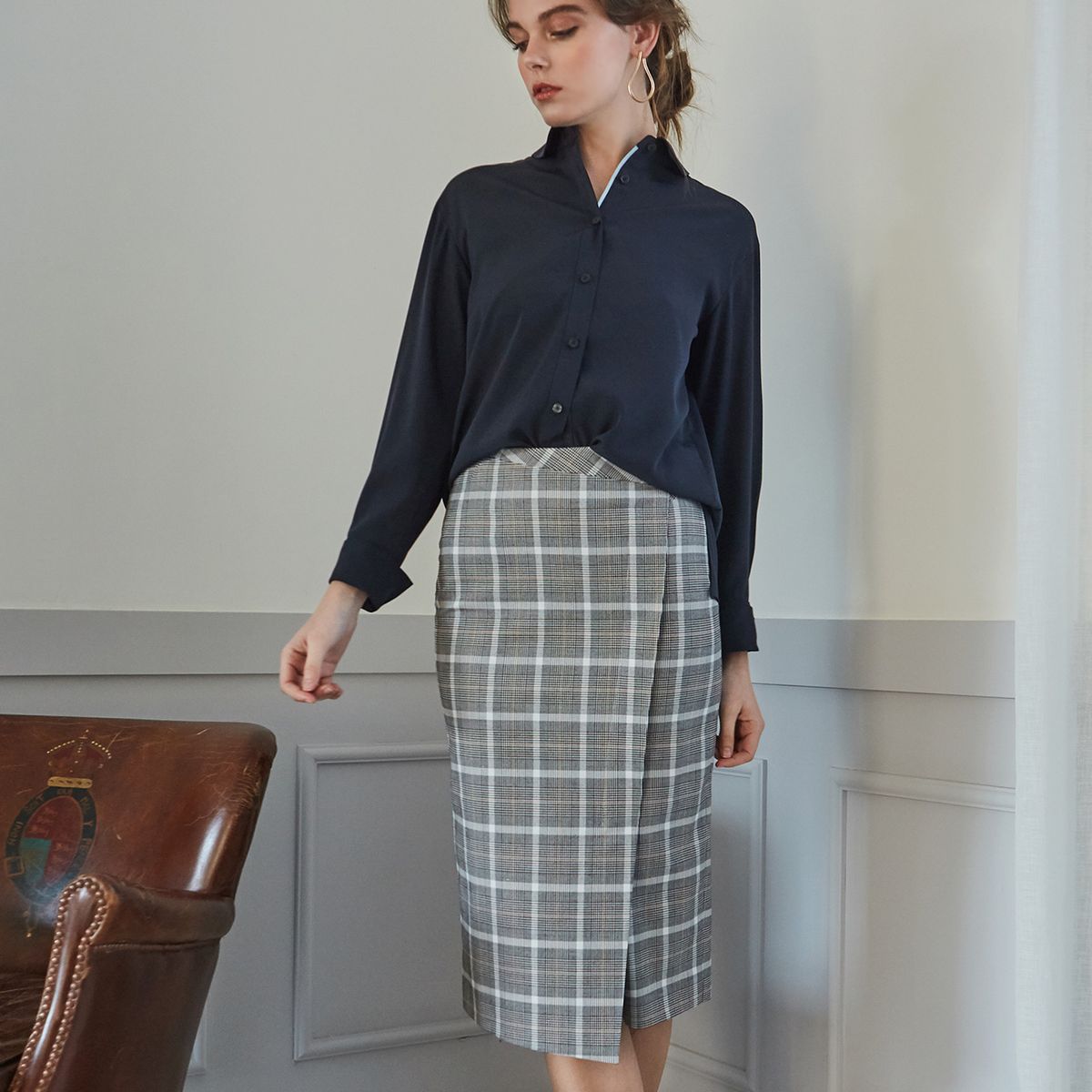 핀블랙(PINBLACK) CHECK H-LINE SKIRT GREY