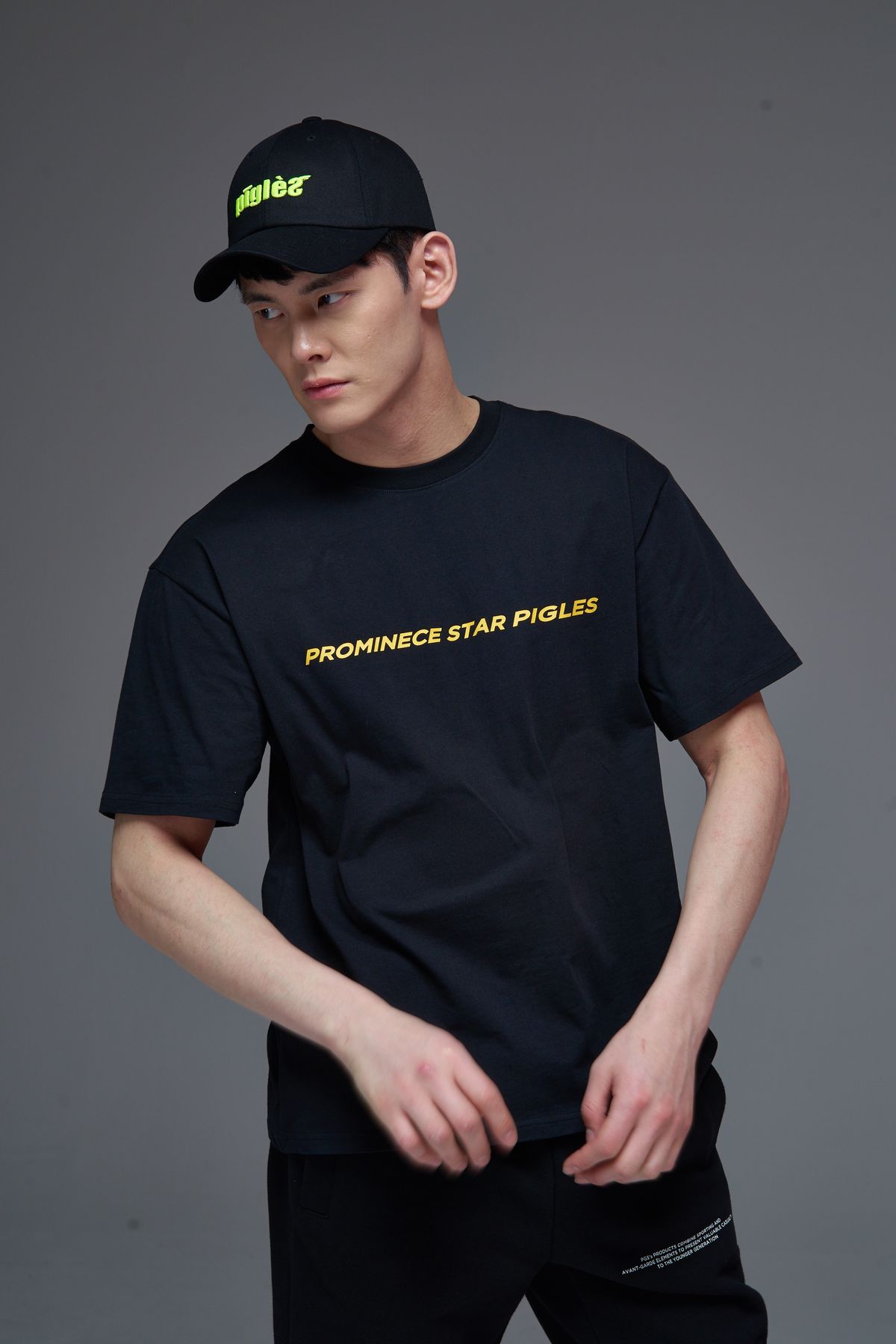 피글스(PIGLES) 볼륨자수 로고 모자(블랙)