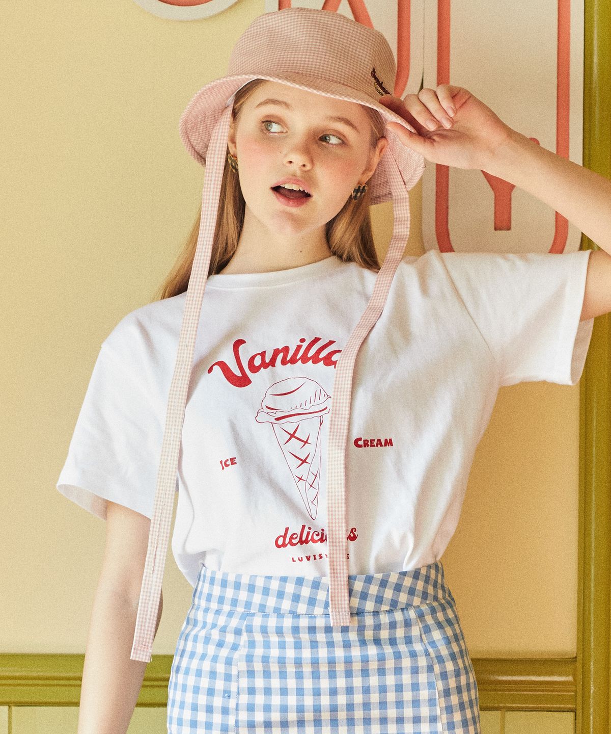 러브이즈트루(LUVISTRUE) DE VANILLA TEE(WHITE)