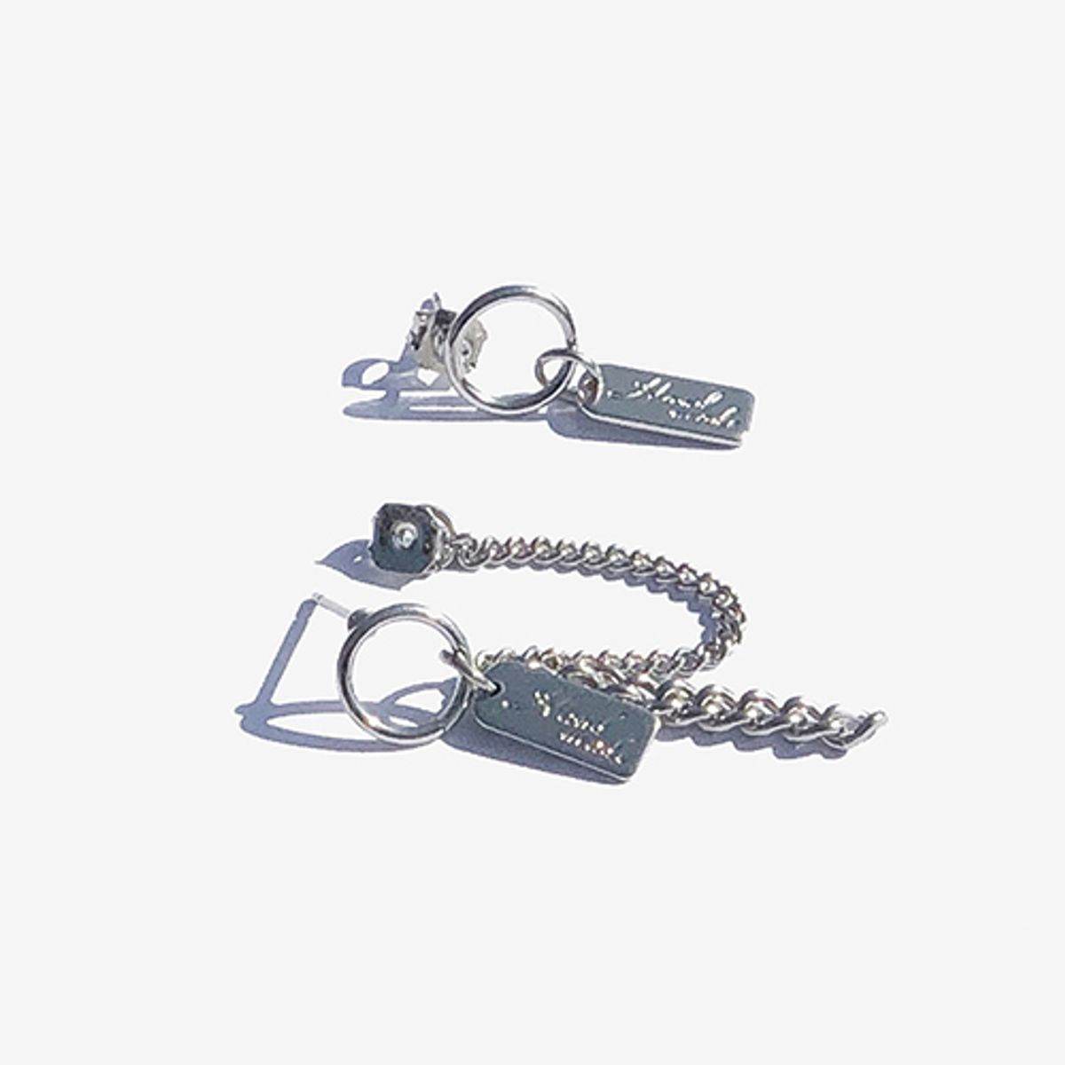 러쉬오프(RUSH OFF) Hayday Earring / 헤이데이 언발란스 귀걸이 (써지컬스틸 침)