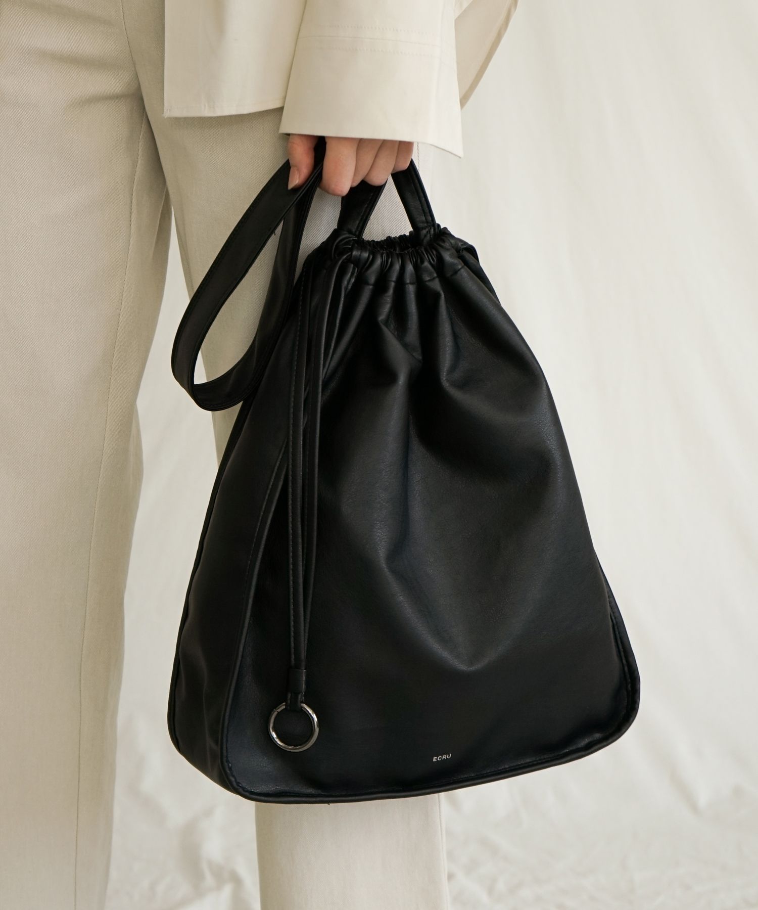 ECRIT☆韓国シンプルバッグ☆hoan bag 全2色 MUSINSA | ECRIT Hoan Bag - Black