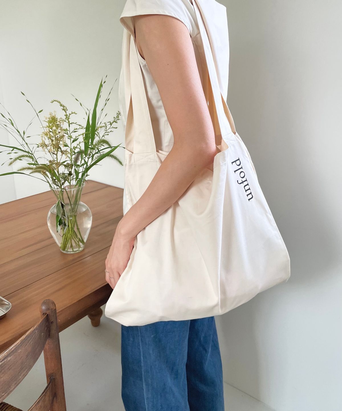 언폴드(UNFOLD) logo bag - ivory