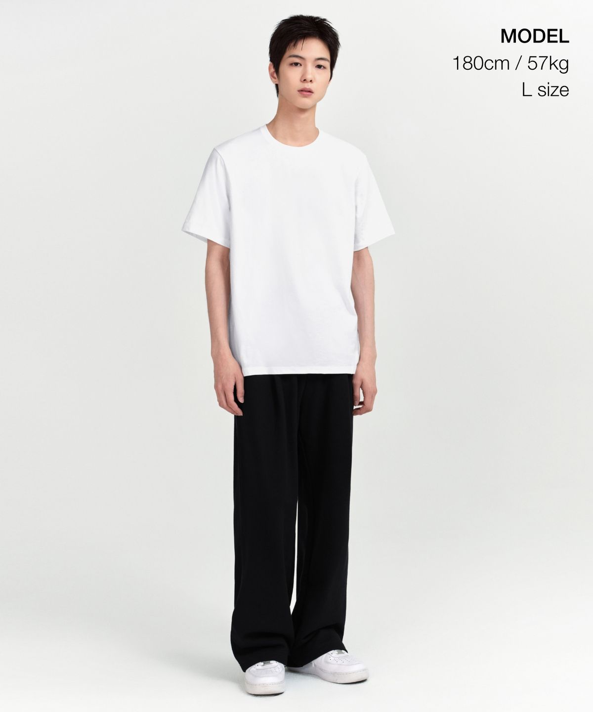 무신사 스탠다드(MUSINSA STANDARD) 베이식 크루 넥 티셔츠 [화이트]