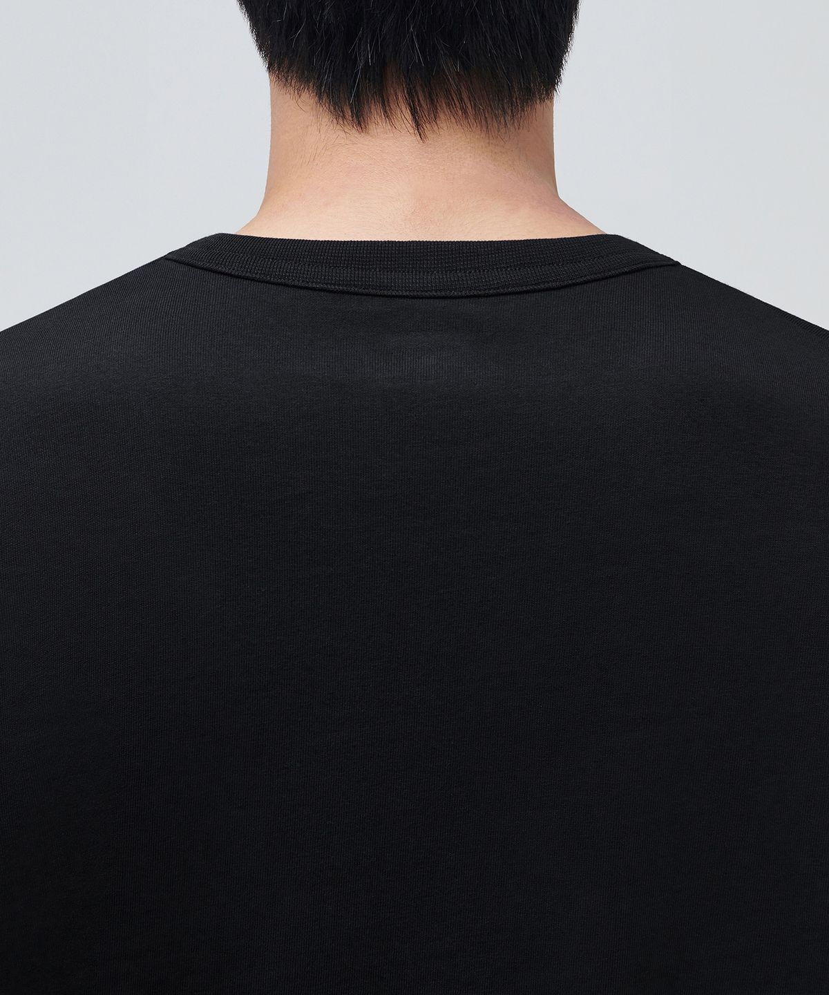 무신사 스탠다드(MUSINSA STANDARD) 릴렉스 핏 크루 넥 포켓 티셔츠 [블랙]