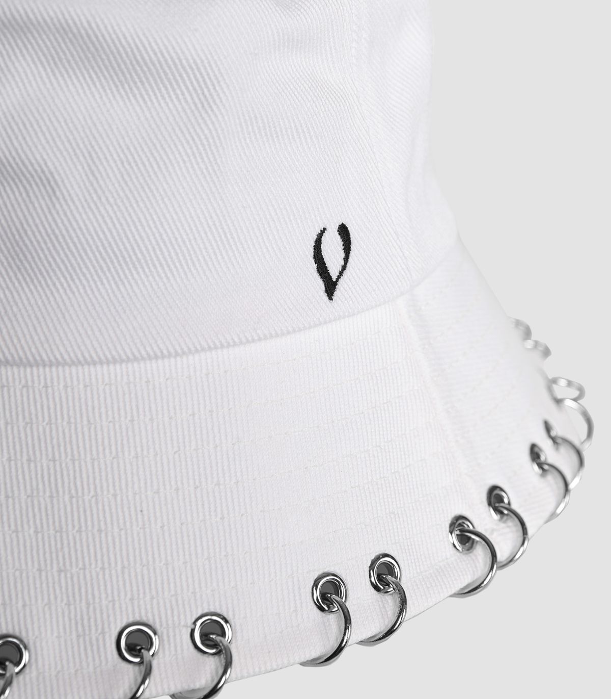 바이브레이트(VIBRATE) BLACKLINE RING PIERCING BUCKET HAT (WHITE)