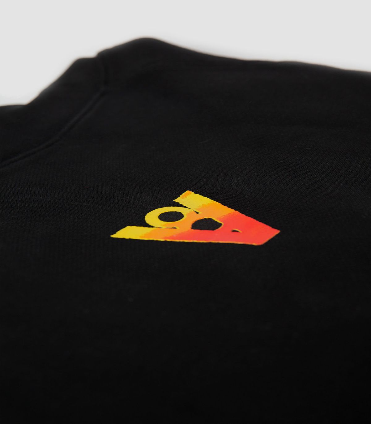 바이브레이트(VIBRATE) VIBE8IGHT ON BACK HOODIE (BLACK)