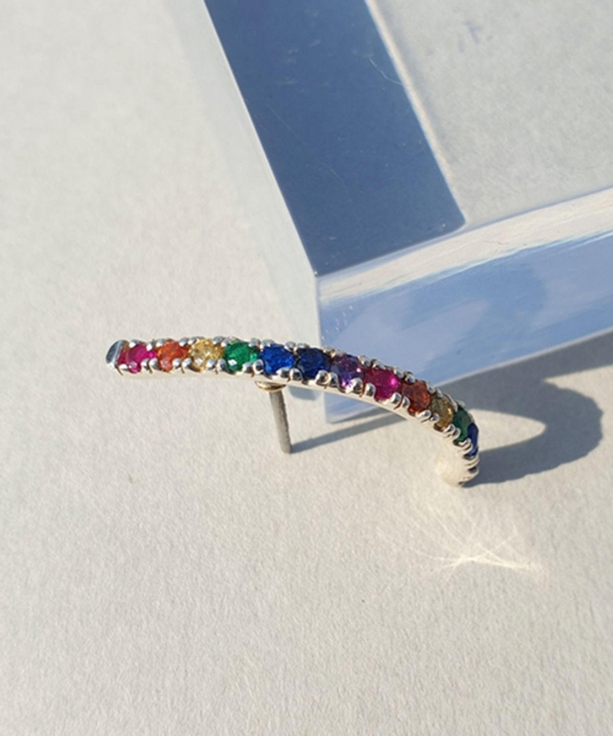 봉보(BONBEAU) 레인보우 큐빅 핀 이어커프 Rainbow earcuff