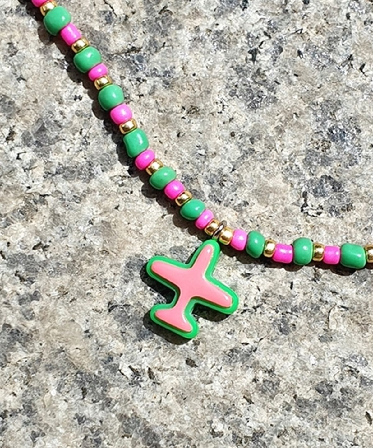 봉보(BONBEAU) 핑크 그린 비행기 비즈 목걸이 airplane Casual beads Necklace