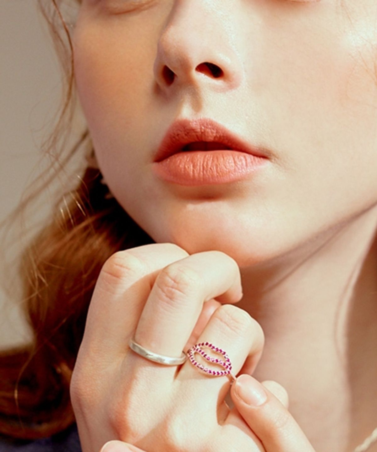 봉보(BONBEAU) 마젠타 큐빅 입술 왼손 검지반지 중지반지 Pink Lip point Ring
