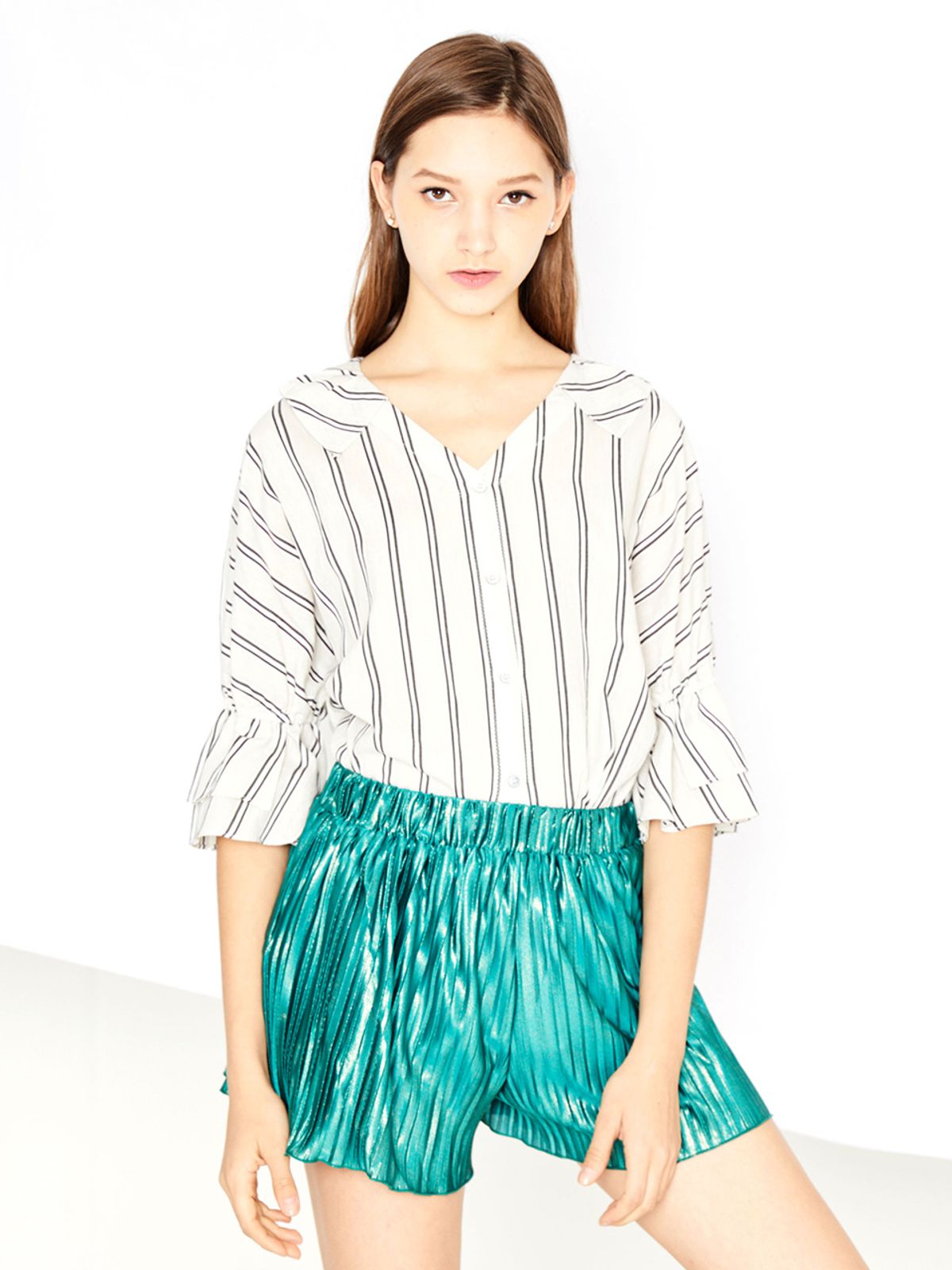 엔오티(NOT) FLARED SLEEVE BLOUSE