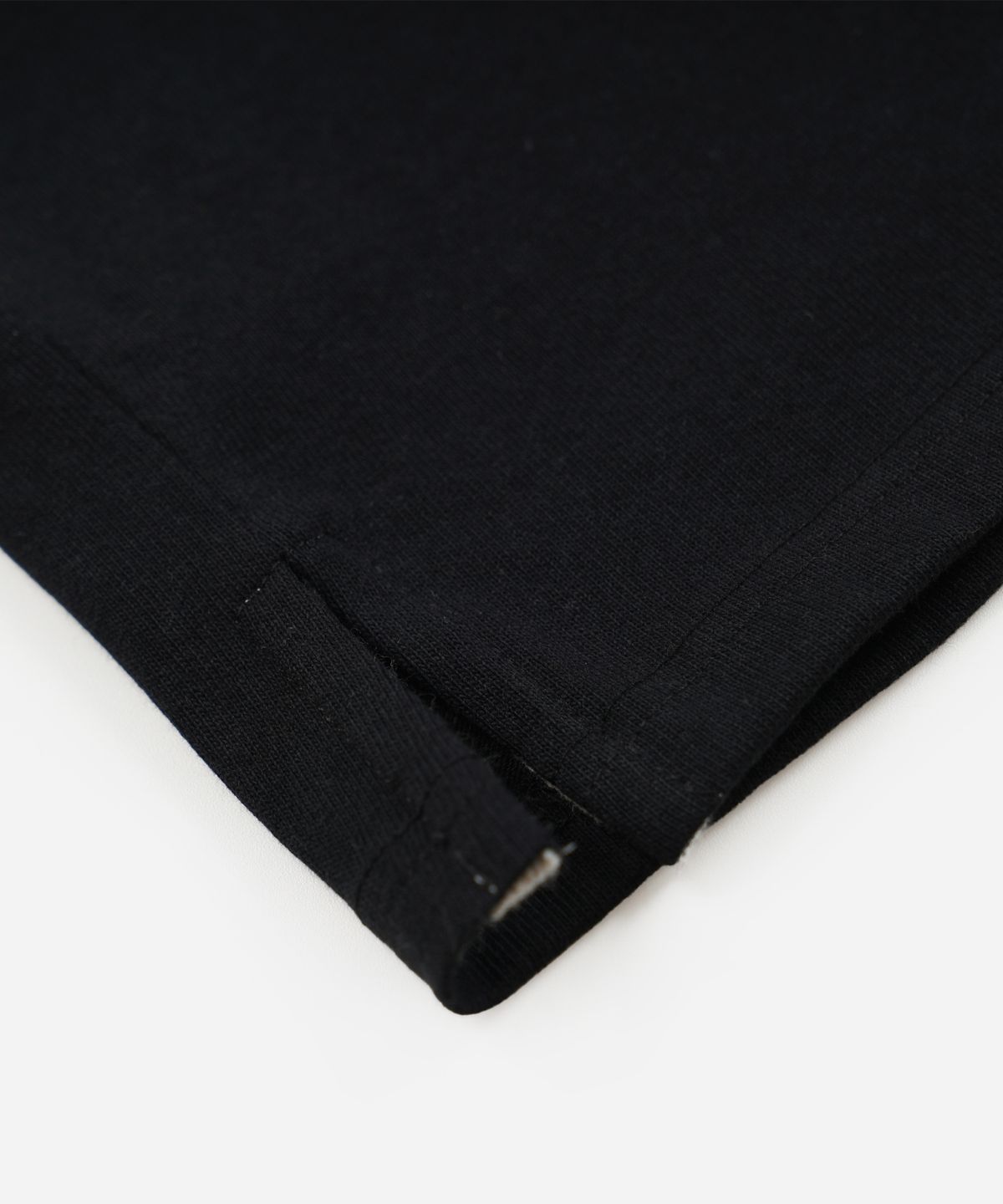 프리즘웍스(FRIZMWORKS) HENLEY NECK HALF TEE _ BLACK