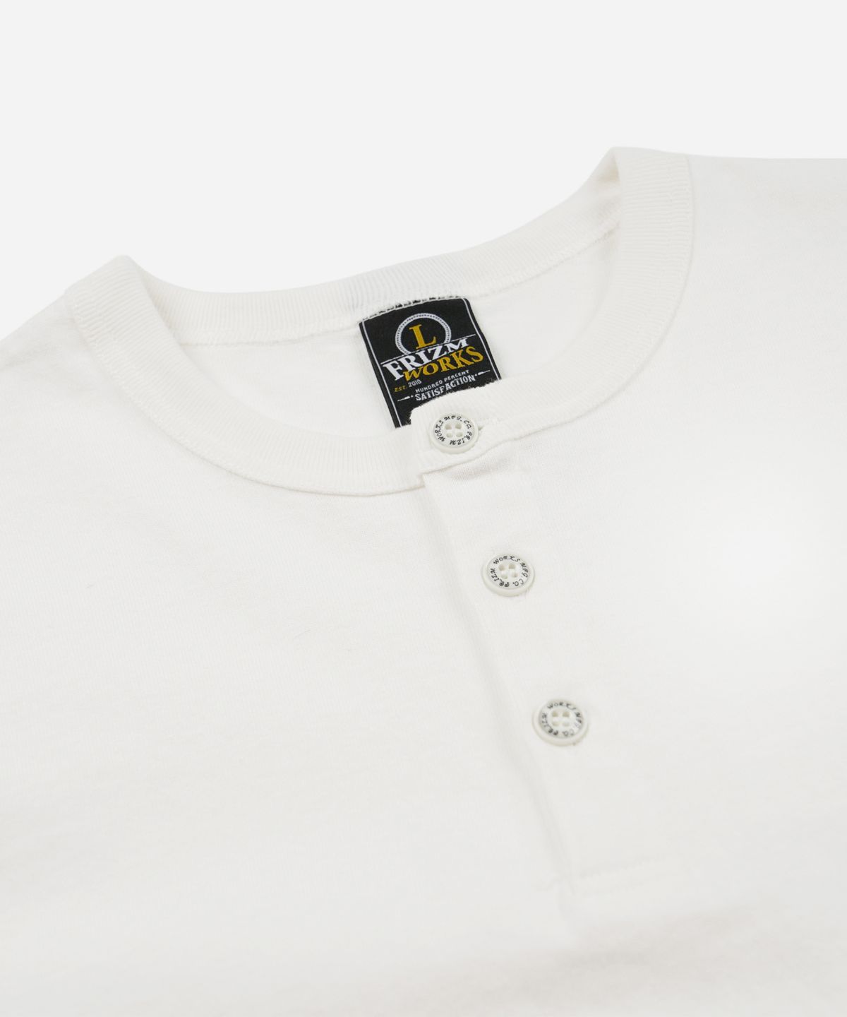 프리즘웍스(FRIZMWORKS) HENLEY NECK HALF TEE _ WHITE