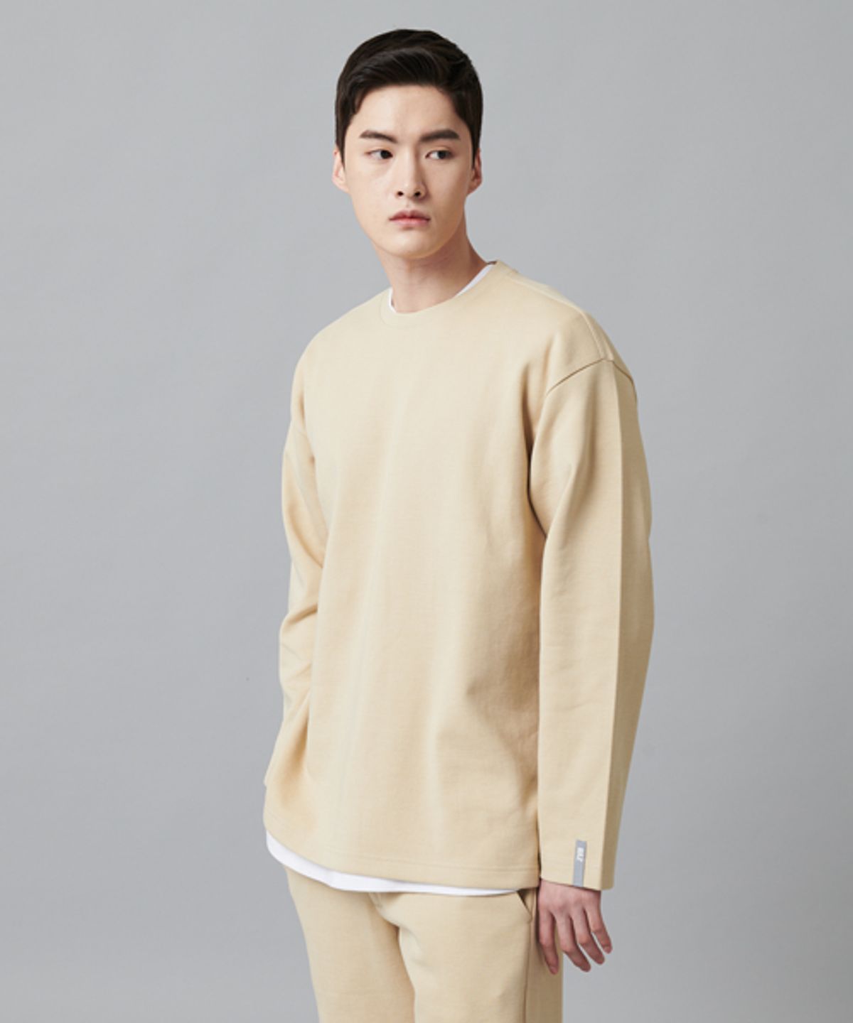 해즈(HAZ) 롱 슬리브 크루넥 티셔츠 BEIGE
