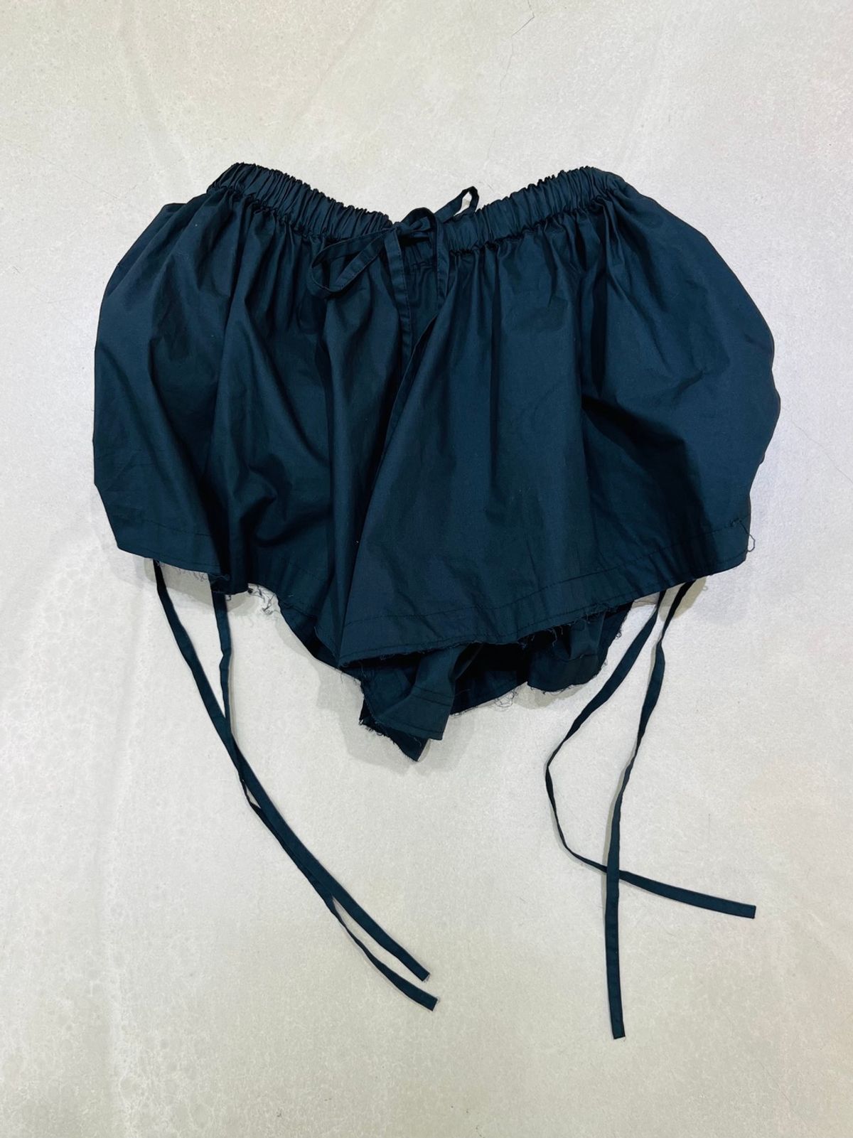 룰라쿨라(LOOLA KOOLA) 고 숏 팬츠_블랙