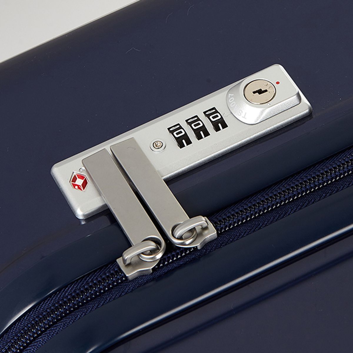 아메리칸투어리스터(AMERICAN TOURISTER) ROCKFORD 캐리어 여행가방 55 NAVY BG941104