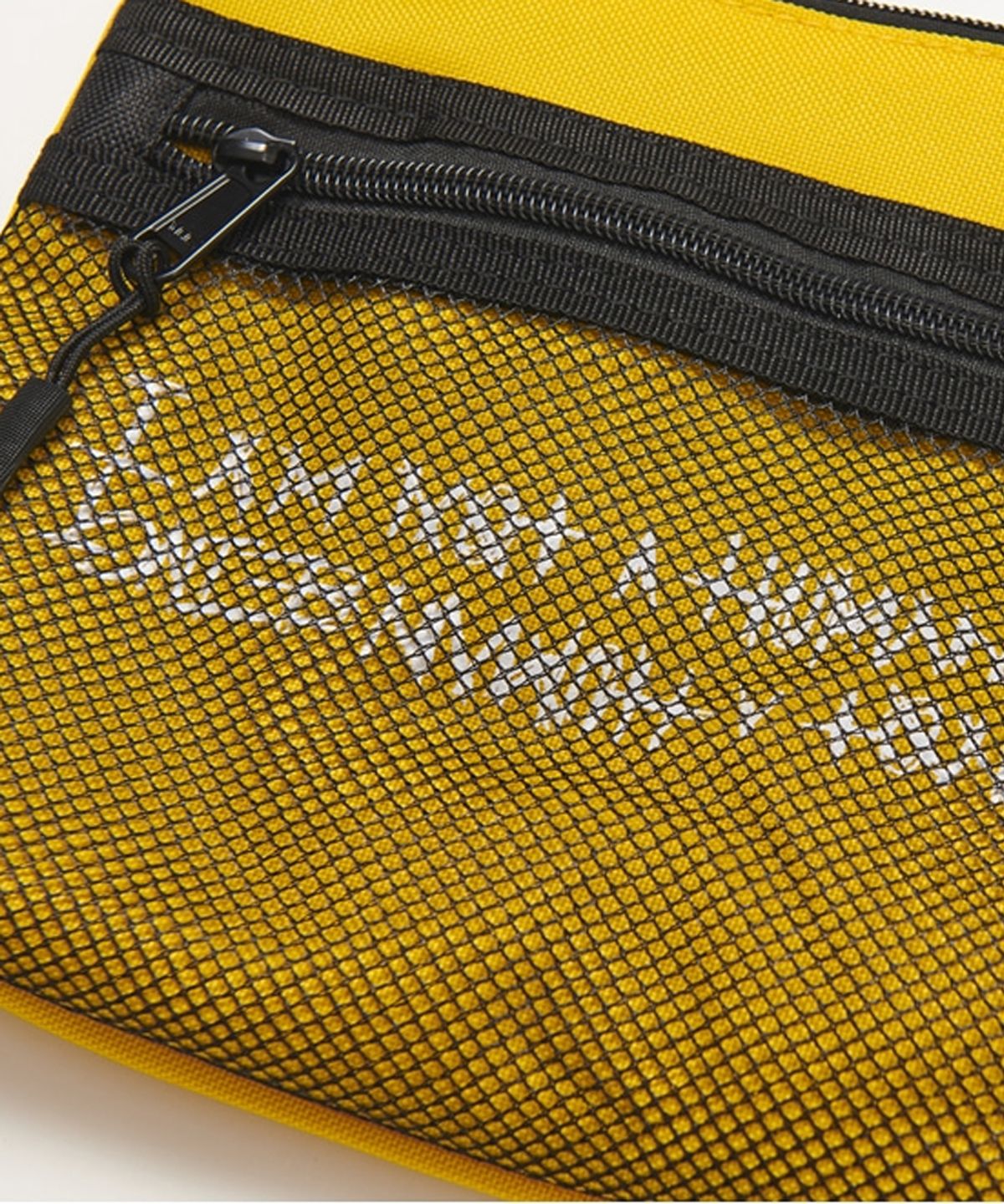 아임낫어휴먼비잉(I AM NOT A HUMAN BEING) Basic Logo Pouch Bag - YELLOW