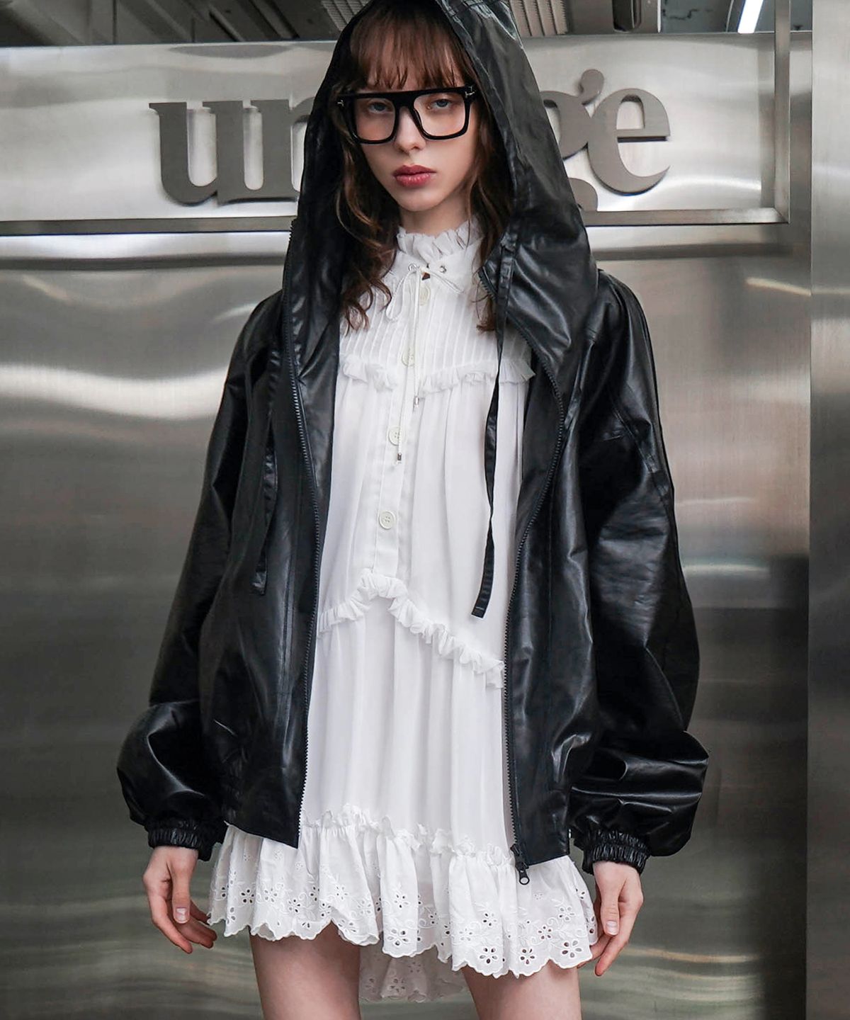 언티지(UNTAGE) 자수 레이스 러플 미니 원피스 드레스(White)_UWS-SS12