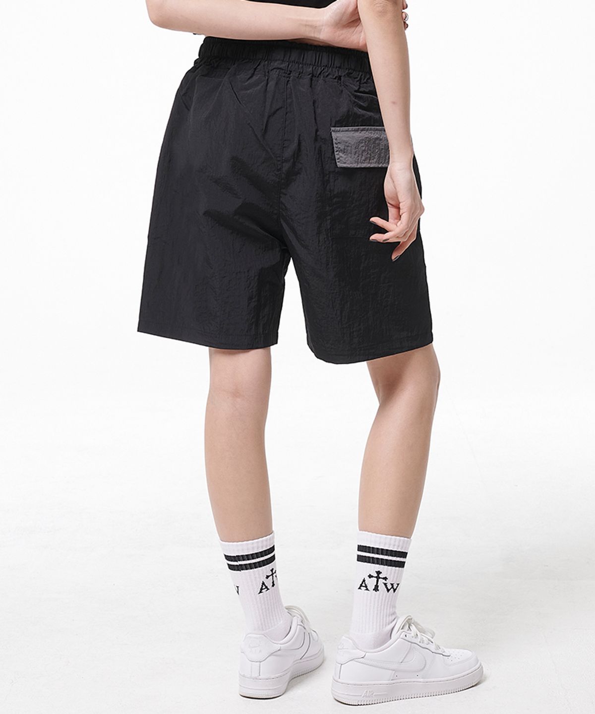 아티스트웨어(ARTISTWEAR) [ATW] 포켓 배색 하프팬츠_BK