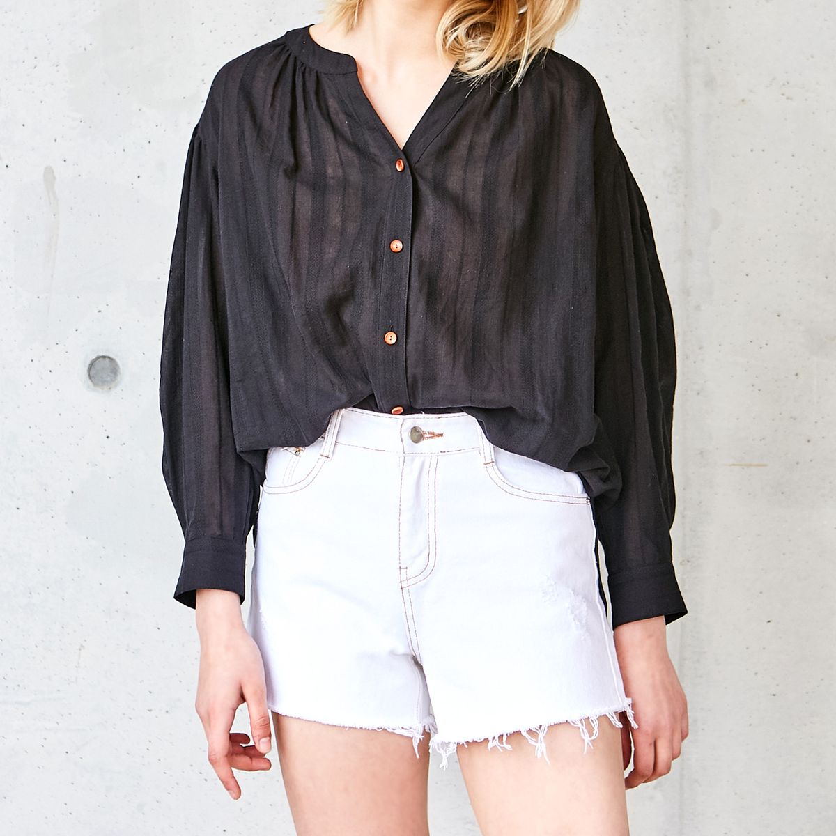 핀블랙(PINBLACK) SHORT DENIM PANTS IVORY