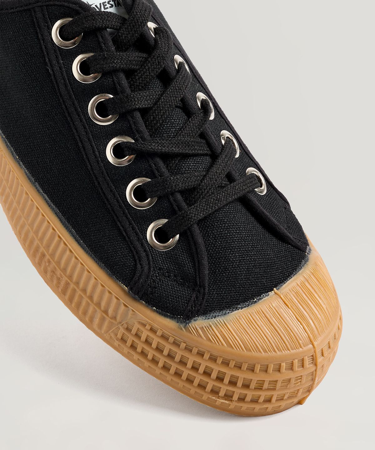 노베스타(NOVESTA) 스타마스터 Black/Beige