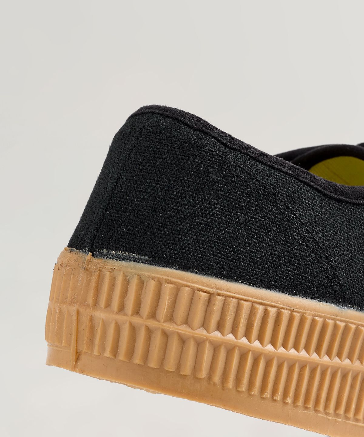 노베스타(NOVESTA) 스타마스터 Black/Beige