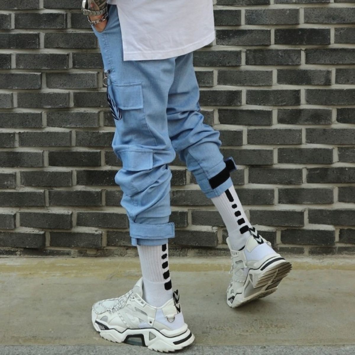 라울(LAUL) LINEN VELCRO CARGO JOGGER PANTS BLUE 린넨 벨크로 카고조거팬츠 블루