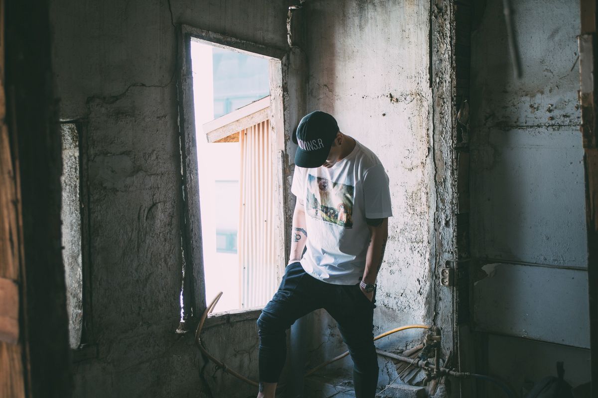 모빈스알(MOVINS.R) PENNA ROAD IN DREAM SHORT TEE