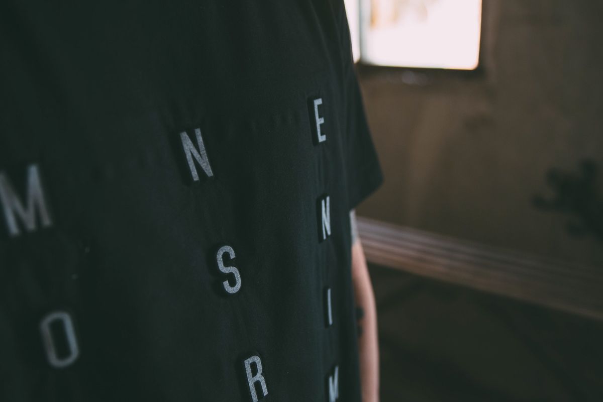 모빈스알(MOVINS.R) PENNA MOFIT SHORT TEE BLACK