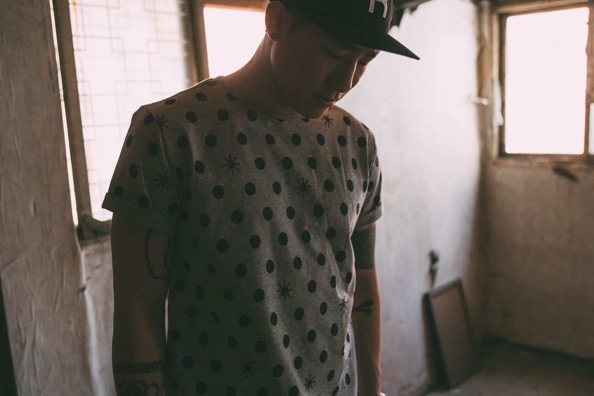 모빈스알(MOVINS.R) PENNA RAIN OF DOTS SHORT TEE GRAY