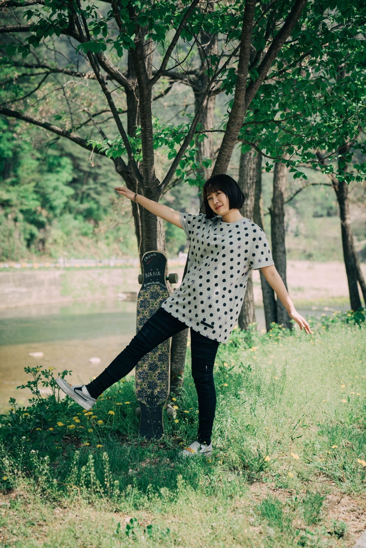 모빈스알(MOVINS.R) PENNA RAIN OF DOTS SHORT TEE GRAY