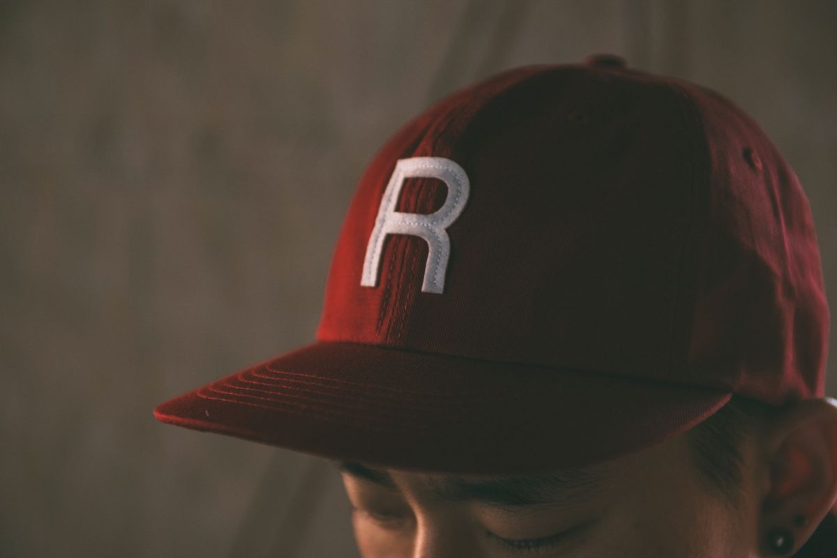 모빈스알(MOVINS.R) BIER SIX PANEL CAP BURGUNDY