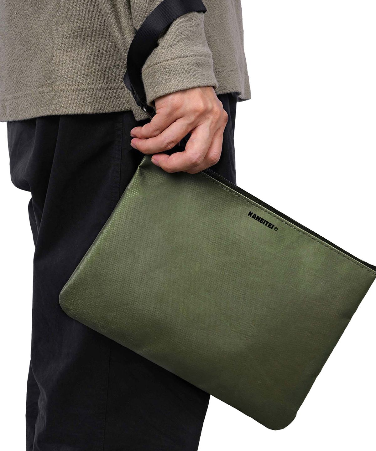 카네이테이(KANEITEI) TIGER FLAT POUCH L (OLIVE DRAB) / UPCYCLED