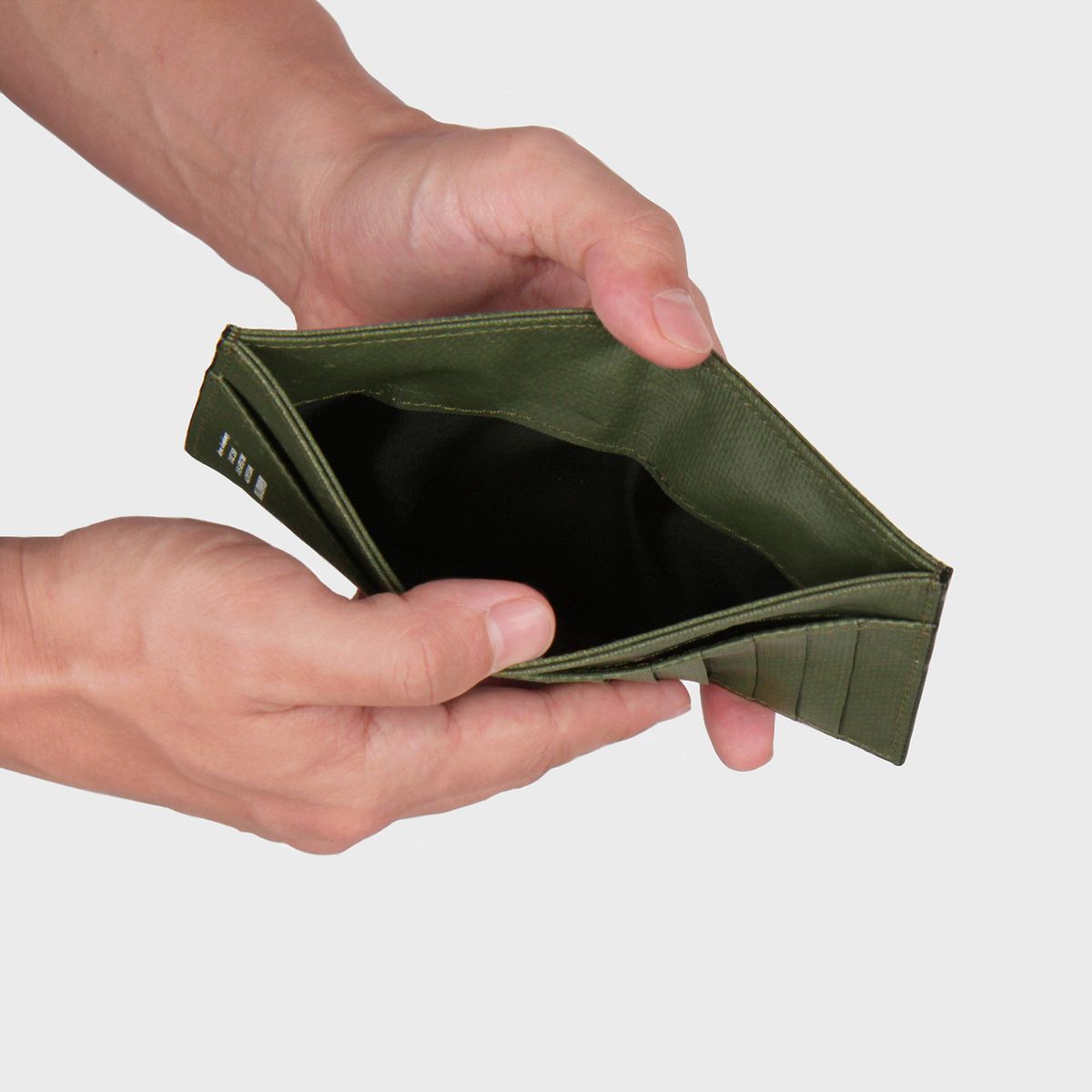 카네이테이(KANEITEI) LEAF FLAT CARD WALLET (OLIVE DRAB) / UPCYCLED