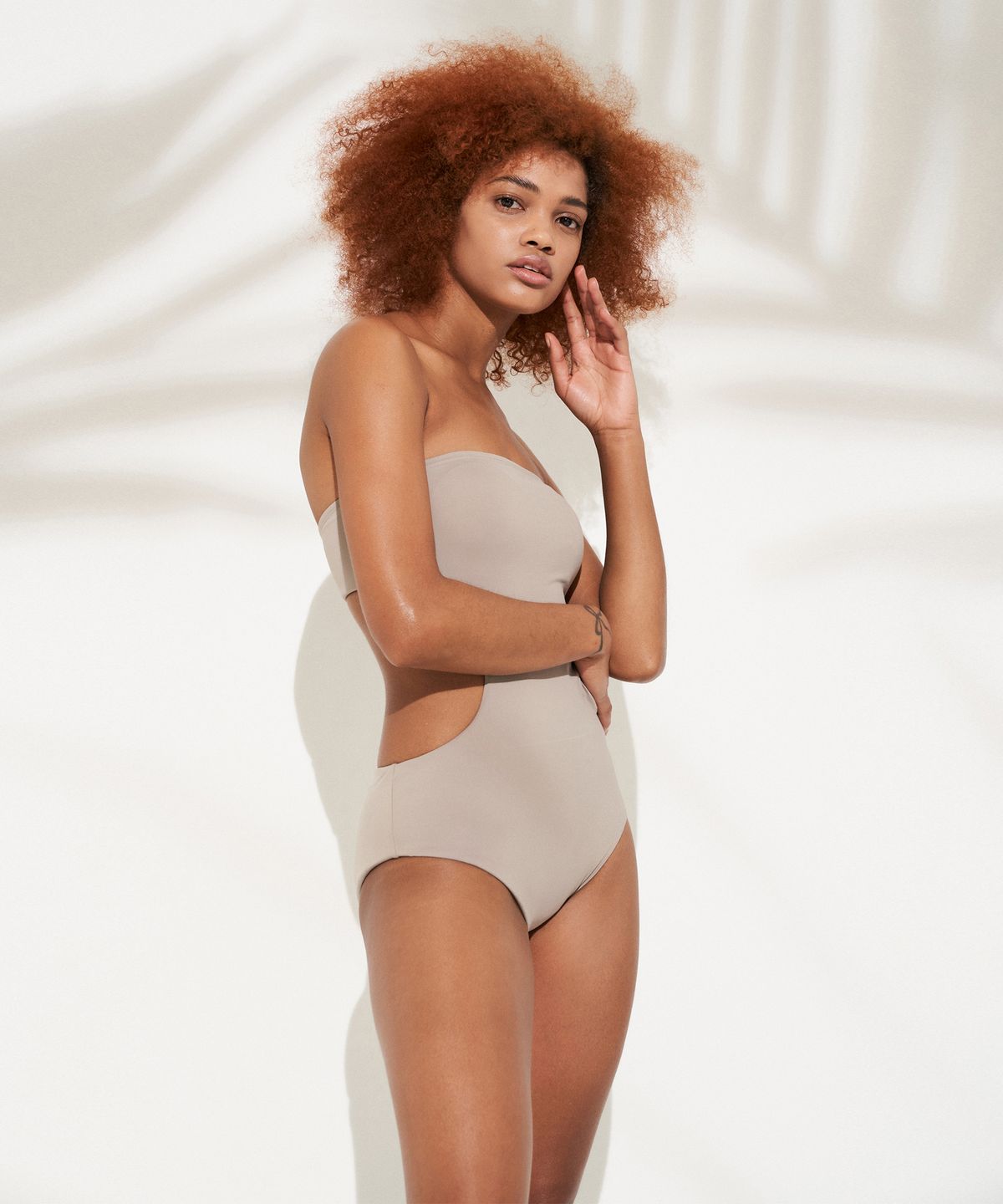 르브아시스(REVOIRSIS) RVIS monokini  beige