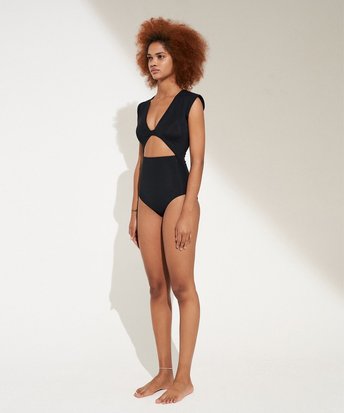 르브아시스(REVOIRSIS) RVIS swimsuits black