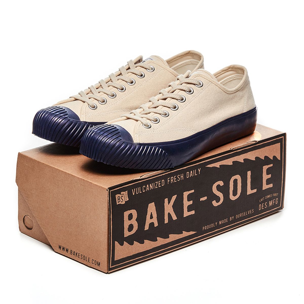 베이크솔(BAKE-SOLE) 이스트 YEAST Ecru_Navy