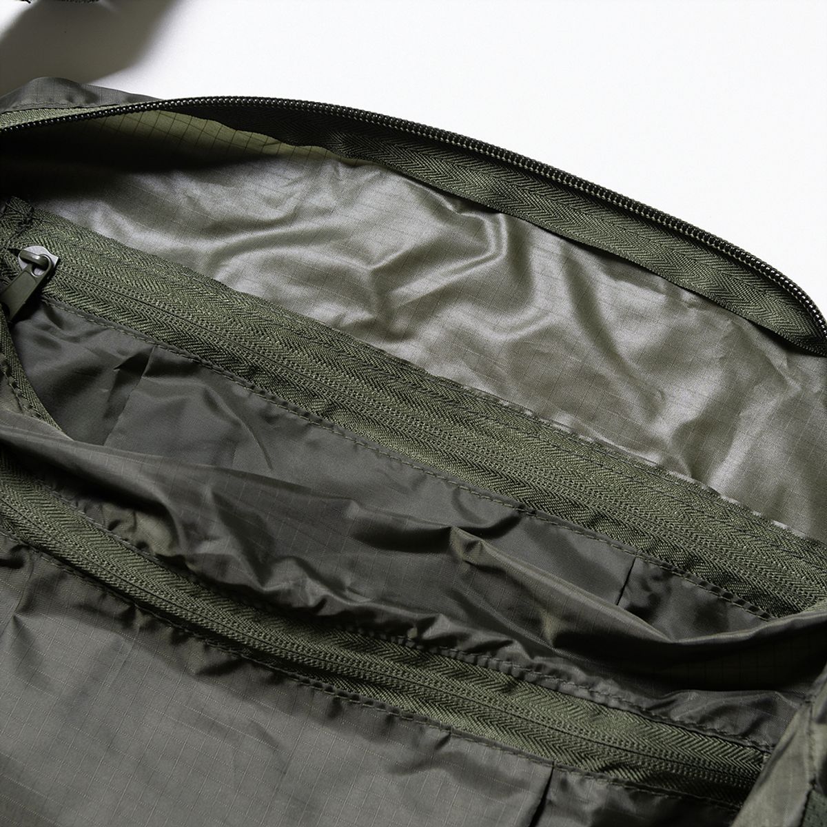 와이엠씨엘케이와이(YMCL KY) GB0608 Compact Shoulder Bag - Olive