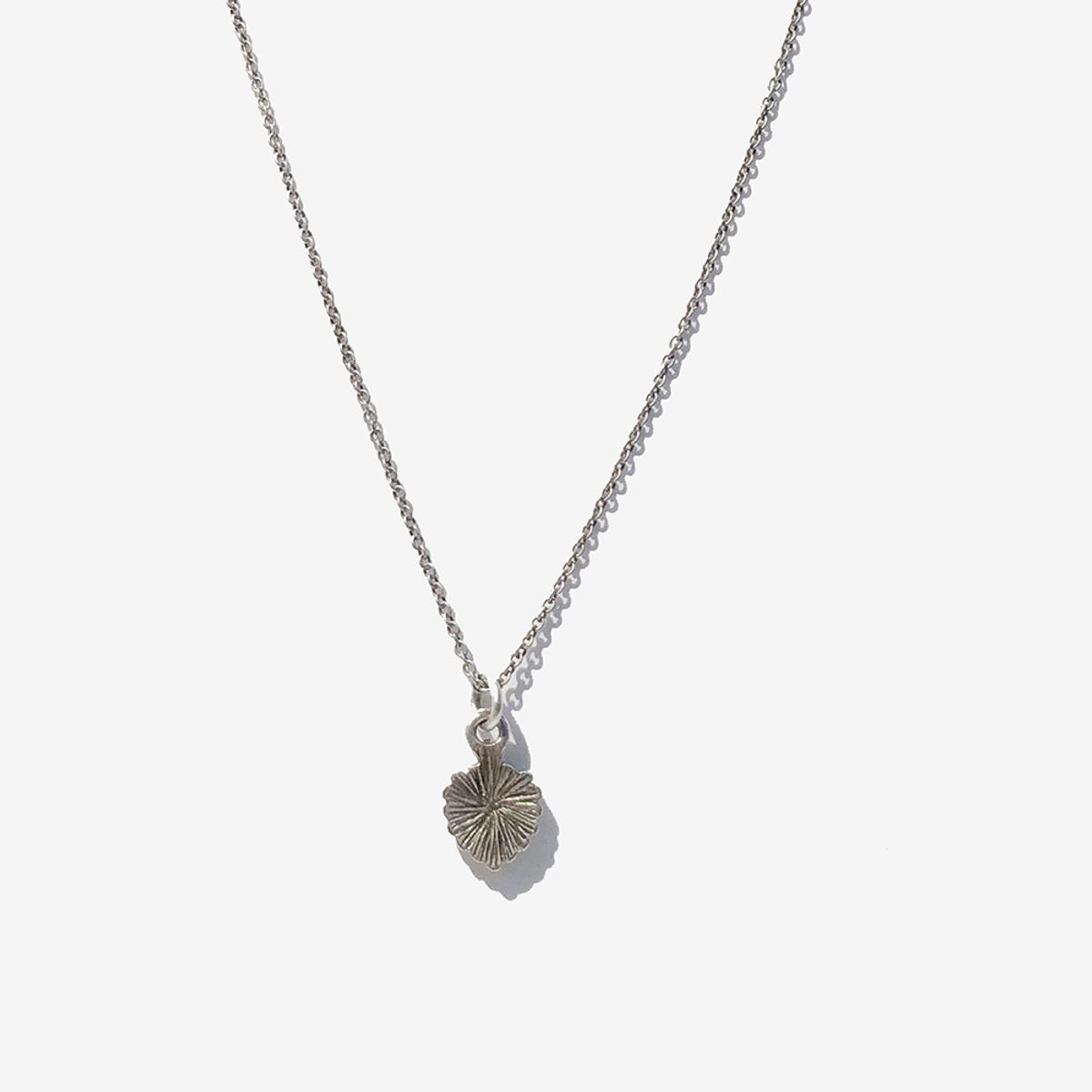 러쉬오프(RUSH OFF) Black Heart pendant Chain Necklace  / 블랙 하트 펜던트 체인 목걸이 (은도금)