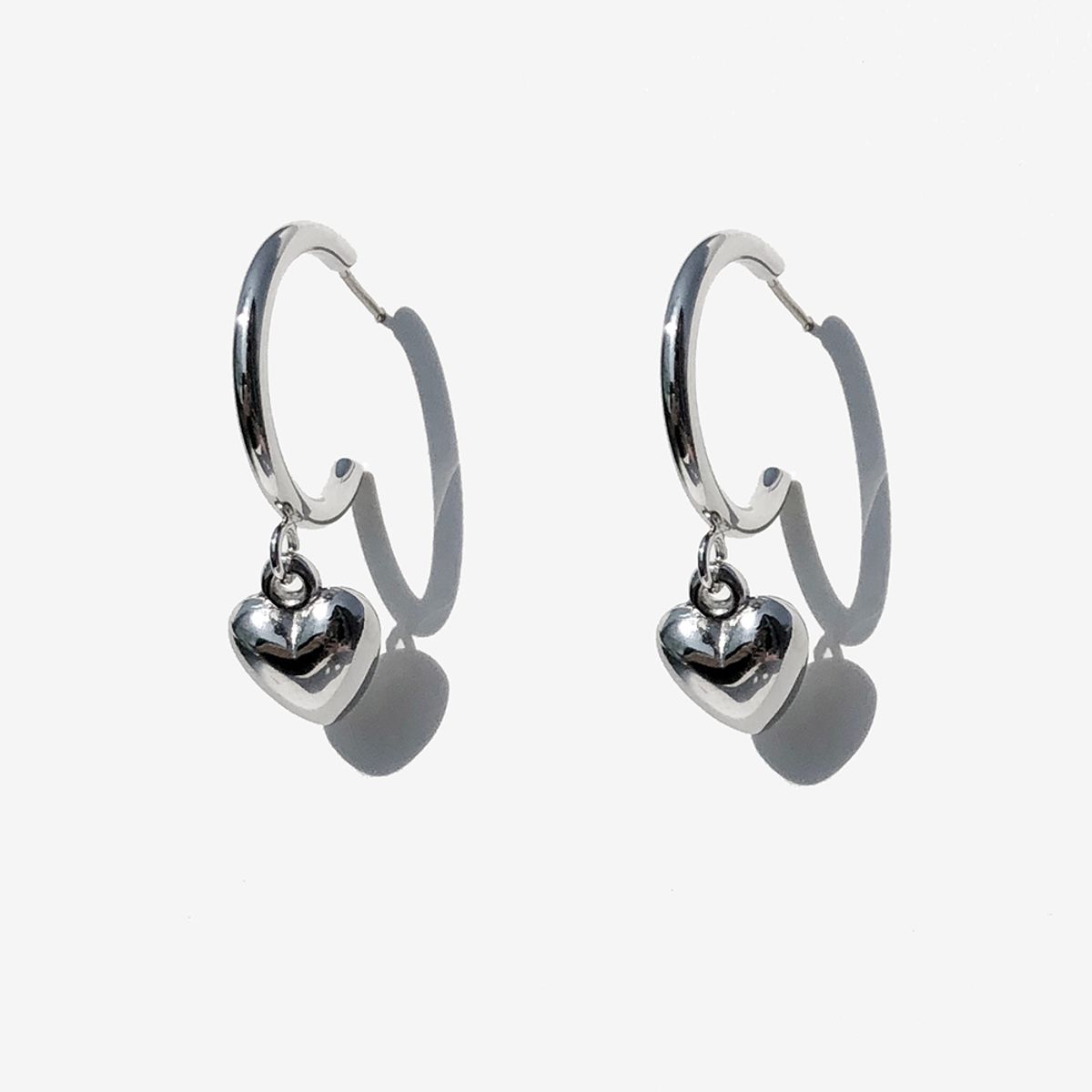 러쉬오프(RUSH OFF) Love Me Heart Ring Earring  / 러브미 하트 링귀걸이 (은침)