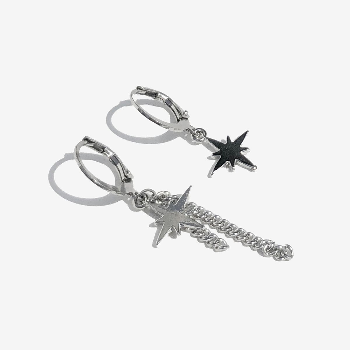 러쉬오프(RUSH OFF) Twinkle Star Earrig  / 트윙클 스타 귀걸이 (써지컬스틸 침/귀찌변경가능)